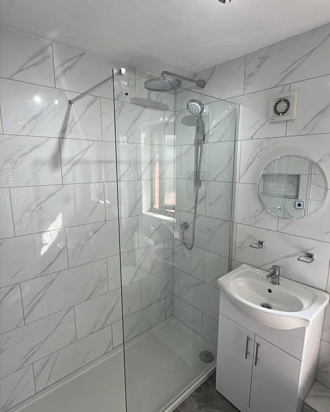 Full Bathroom Suite 1