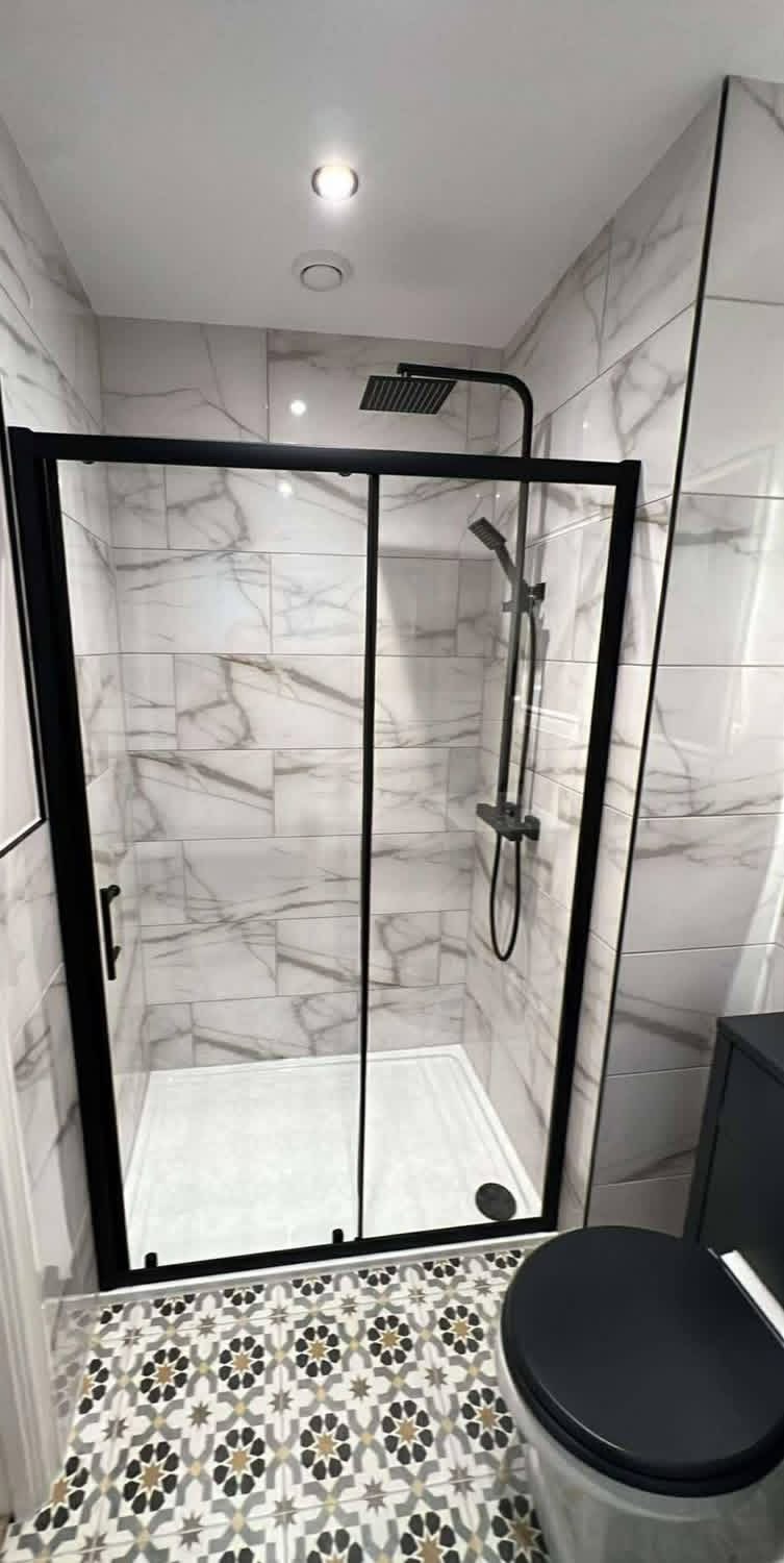 Bespoke En-suite 2